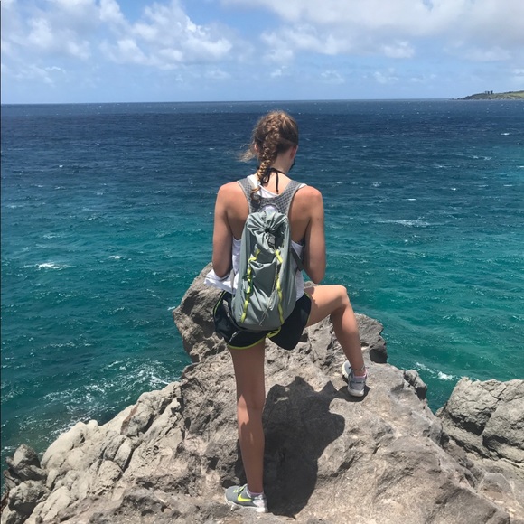 Meet your Posher, Megan - Picture 2 of 3